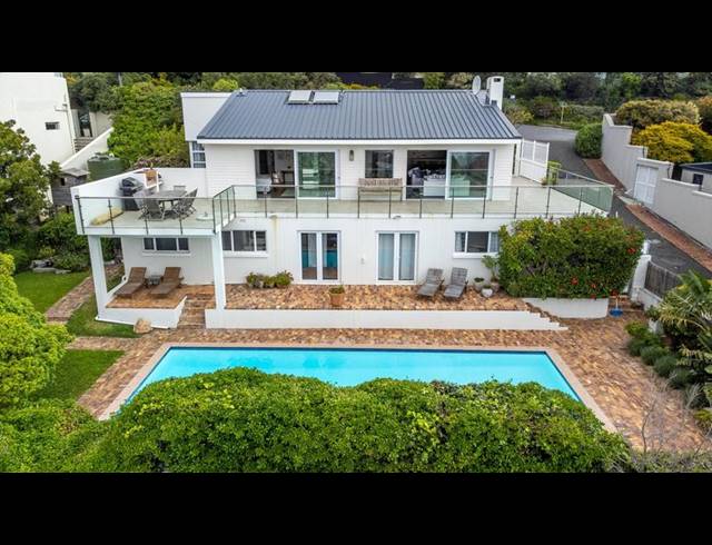 5 BEDROOM HOUSE FOR SALE IN LLANDUDNO